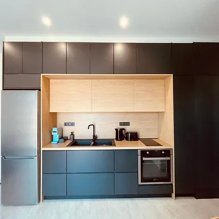 Your Place !! - 301 Apartment